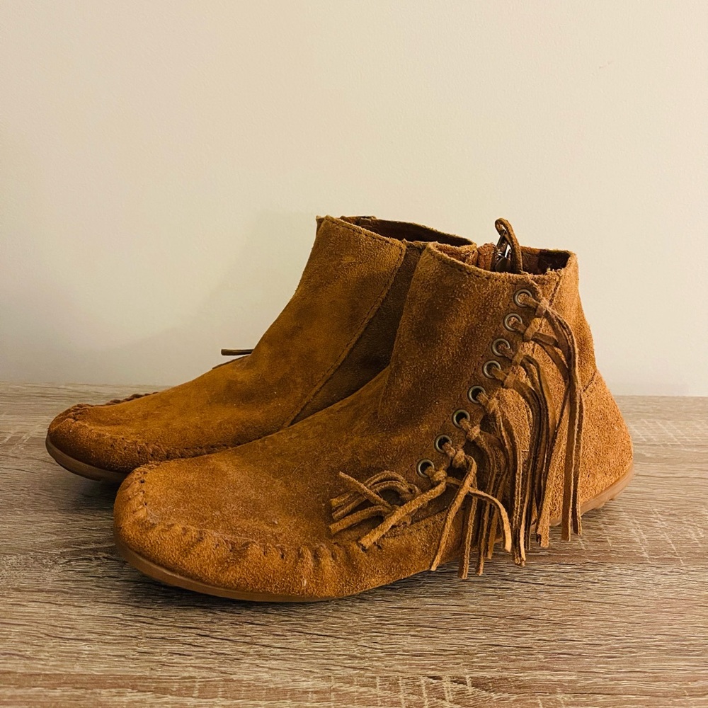 Minnetonka Women's Willow Boot Dusty Brown sz. 9